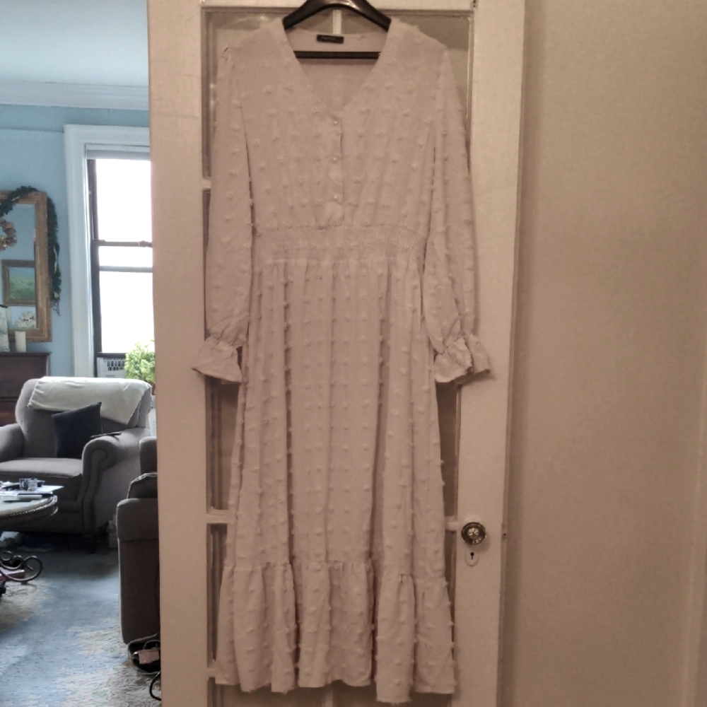 Pioneer Woman Maxi  Cream Dress, Size XL, NWT, Elastic Waist & Sleeves, Flowy,